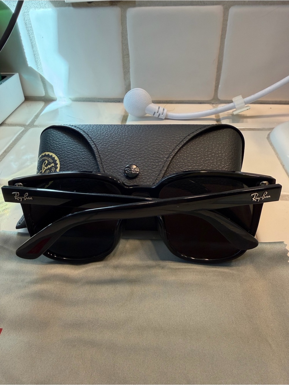 Ray-bans - Picture 2 of 4